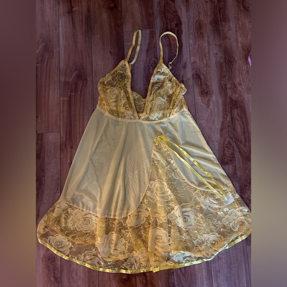 Women’s yellow lace slip dress/lingerie nightgown - Picture 4 of 11